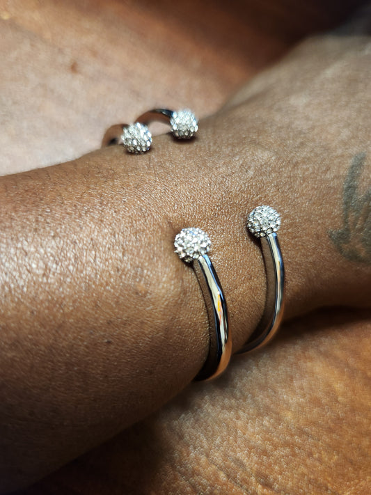 Diamond cut ball bangle set