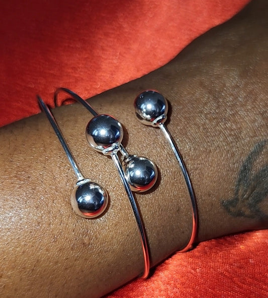 Ball point bangle set